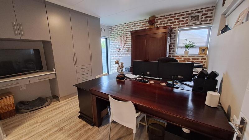4 Bedroom Property for Sale in Jongensfontein Western Cape